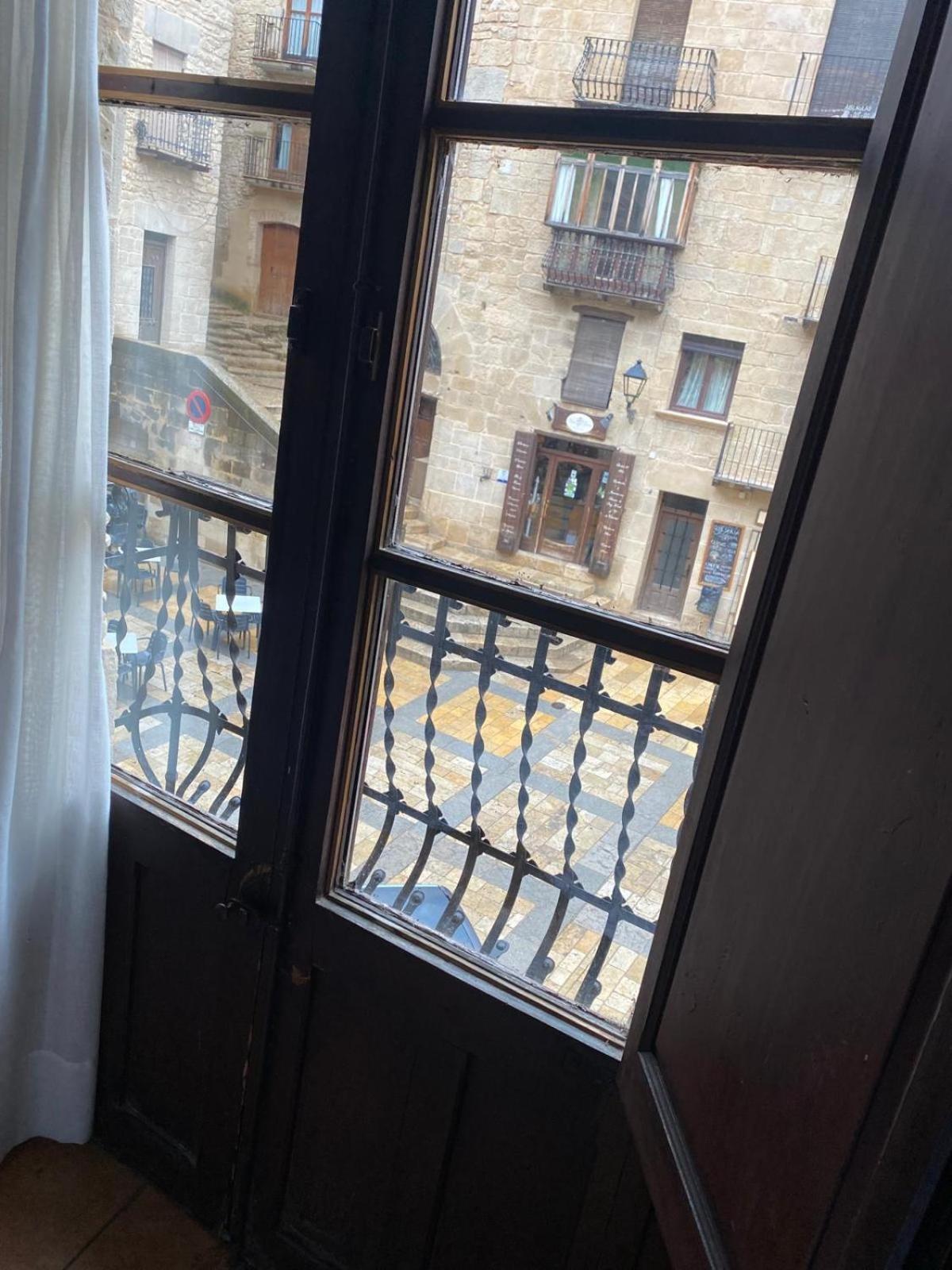 Fonda La Plaza Hotel Valderrobres Exterior foto