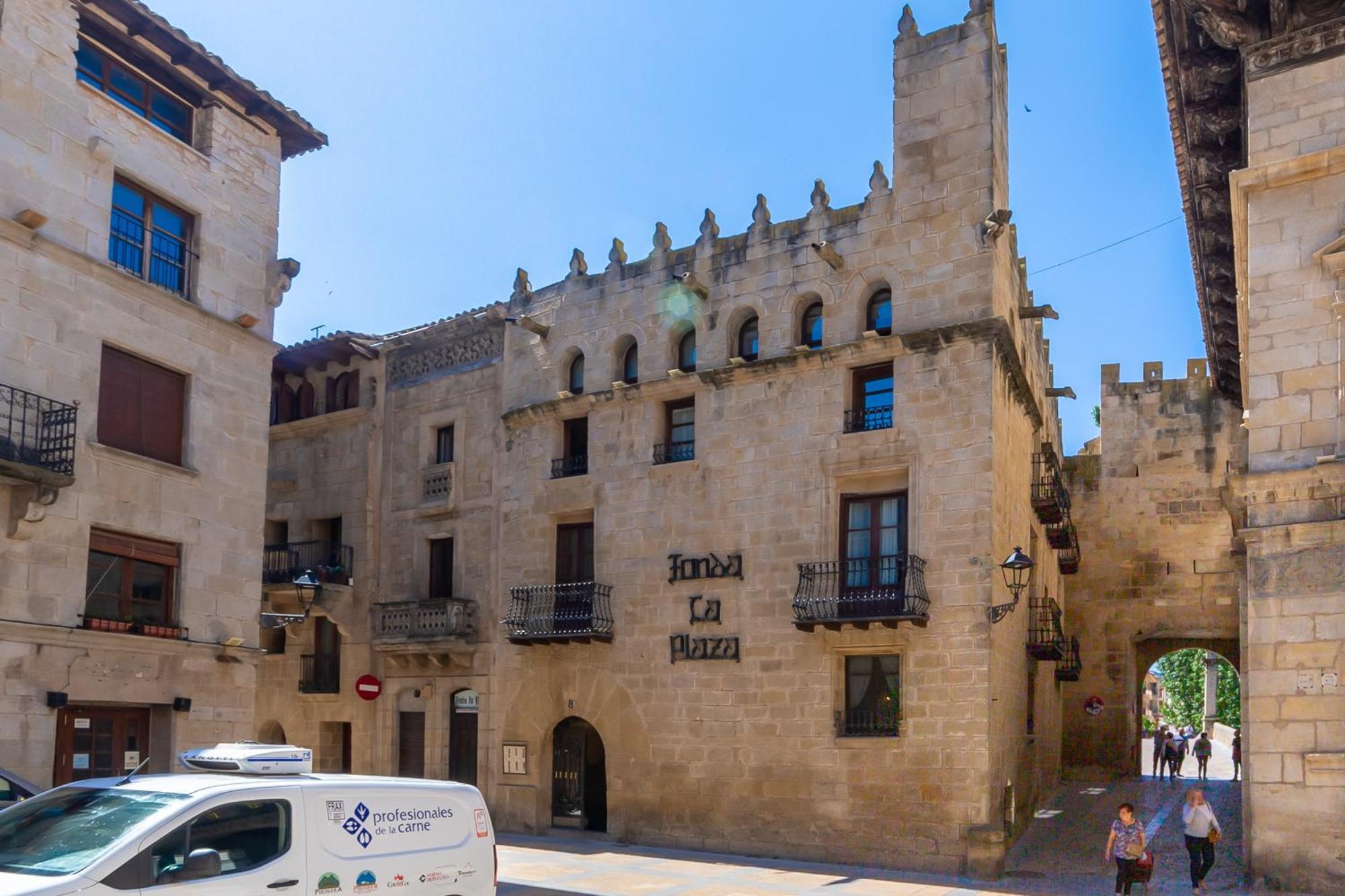 Fonda La Plaza Hotel Valderrobres Exterior foto