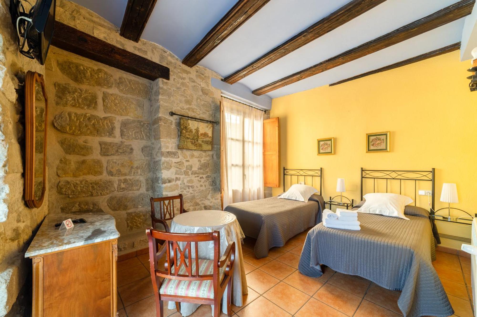 Fonda La Plaza Hotel Valderrobres Exterior foto