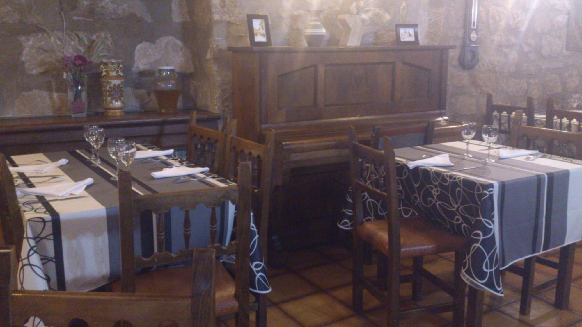 Fonda La Plaza Hotel Valderrobres Exterior foto