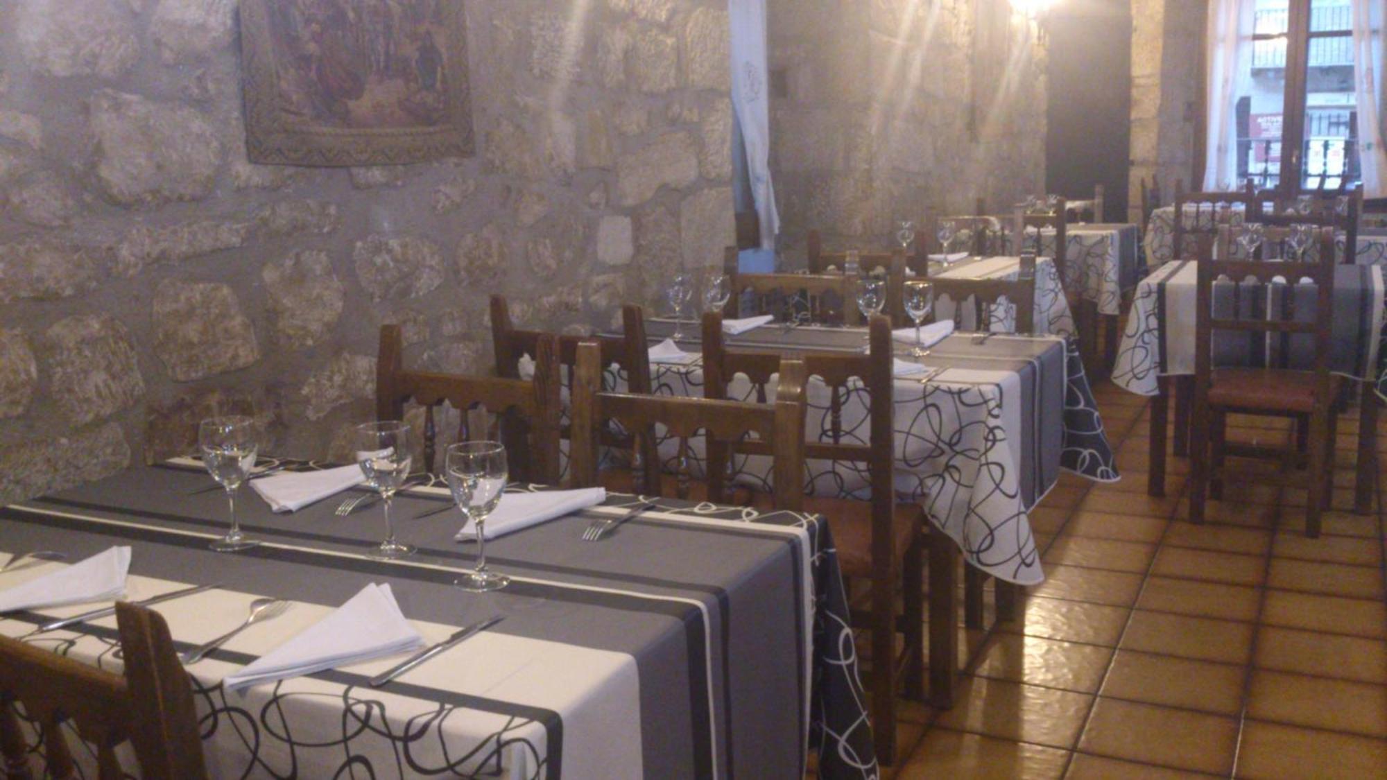 Fonda La Plaza Hotel Valderrobres Exterior foto