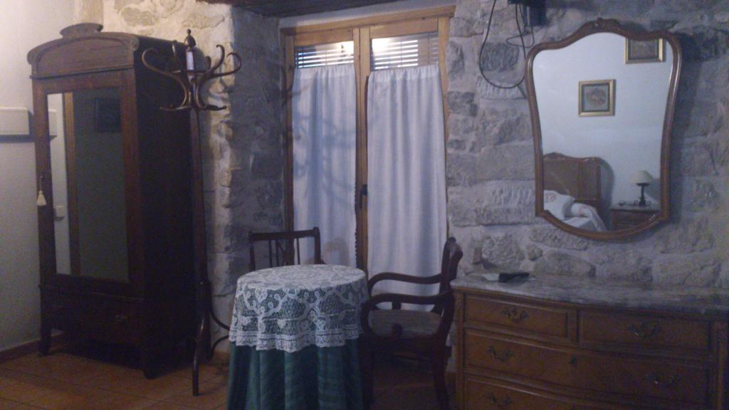 Fonda La Plaza Hotel Valderrobres Cameră foto